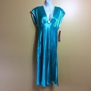 NWT Leslie Fay aqua satin nightgown. Medium. Deadstock.